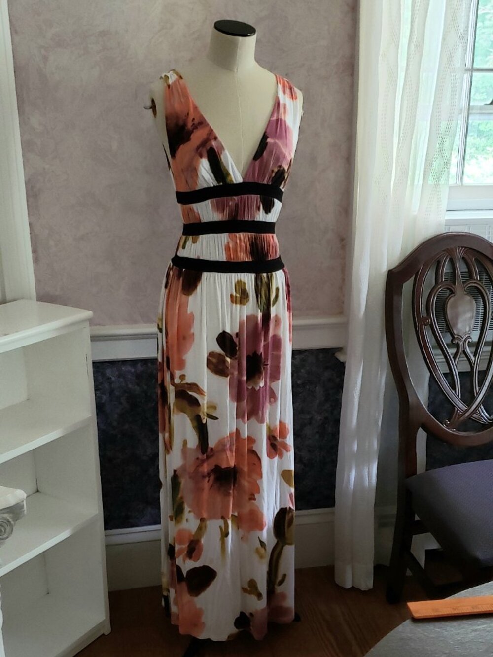Floral V-Neck plunge goddess maxi dress XS/Small